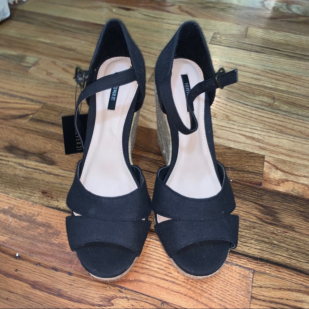 Black wedges